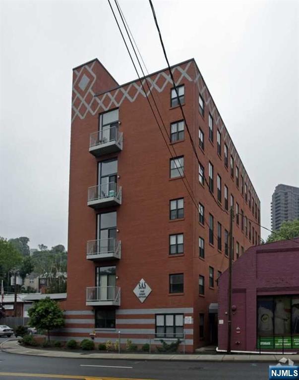 EDGEWATER Properties