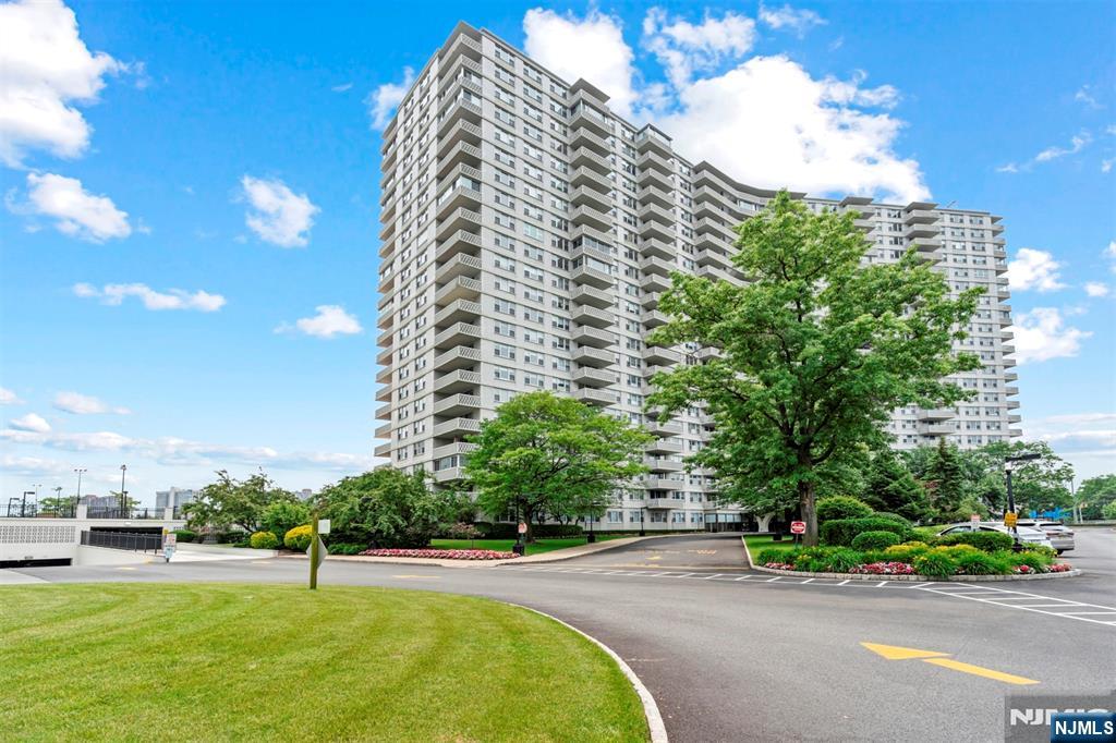 $389,000 Condo