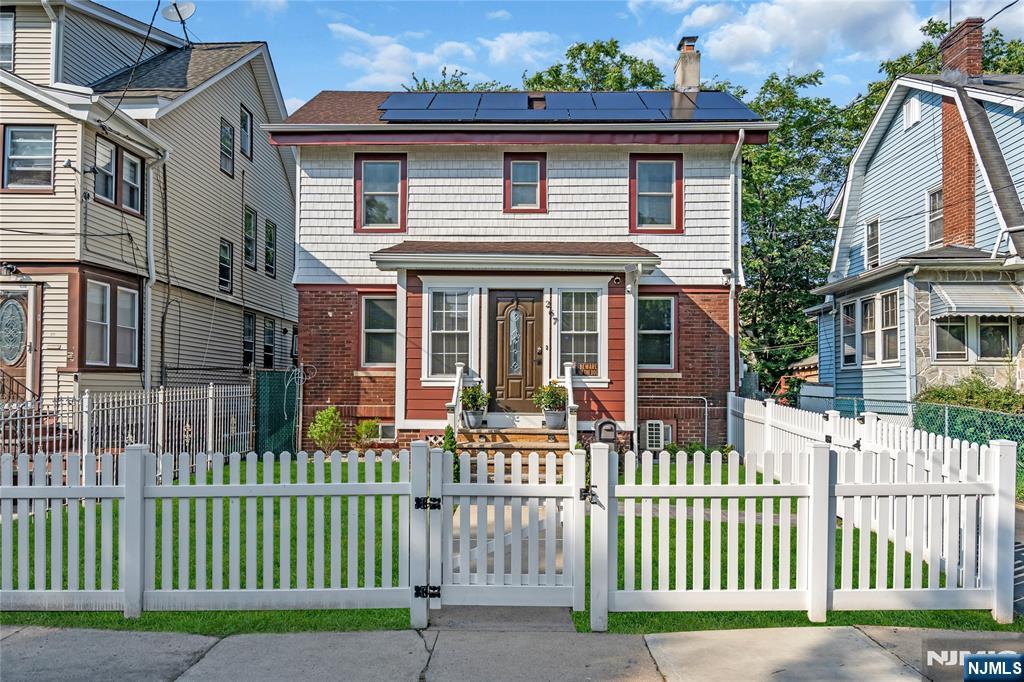 $490,000 Colonial