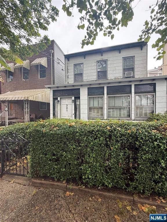 $899,000 Colonial