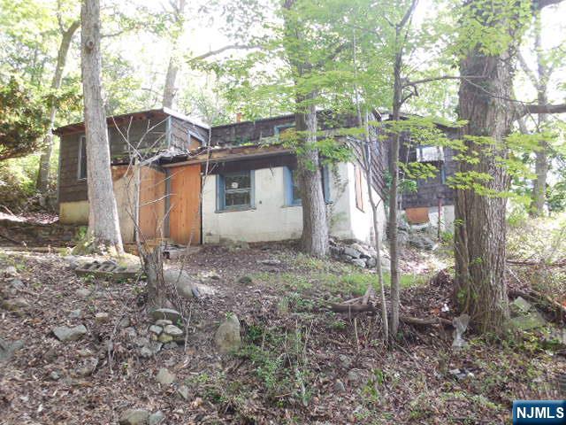 Homes for sale in Bloomingdale, NJ | 45 Buena Vista Way, Bloomingdale, NJ 07403 | MLS# 25020608