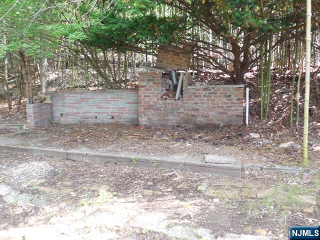 Homes for sale in Bloomingdale, NJ | 45 Buena Vista Way, Bloomingdale, NJ 07403 | MLS# 25020608