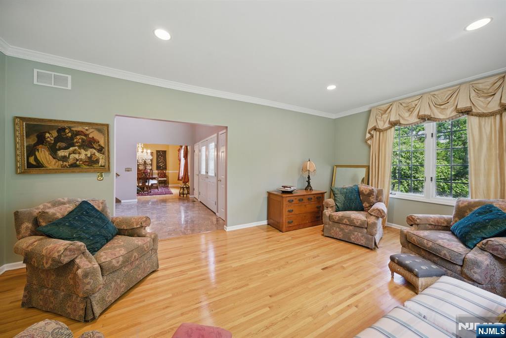 Homes for sale in Denville Township, NJ | 18 Rosewood Ln, Denville Township, NJ 07834 | MLS# 25020669