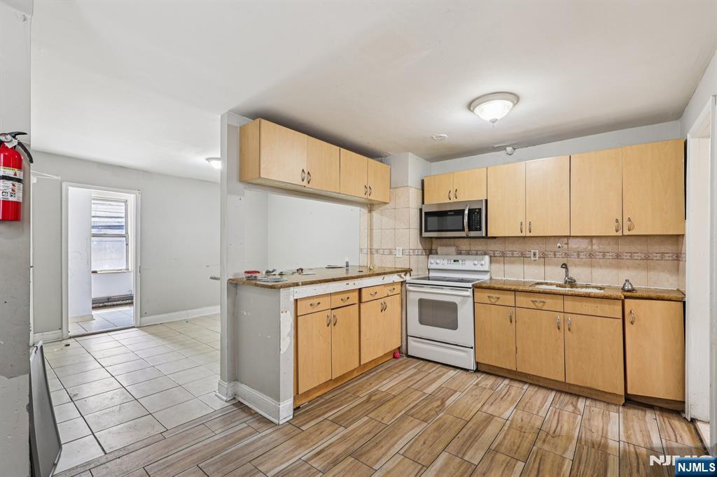 Homes for sale in Union City, NJ | 534 Lincoln St, Union City, NJ 07087 | MLS# 25020716