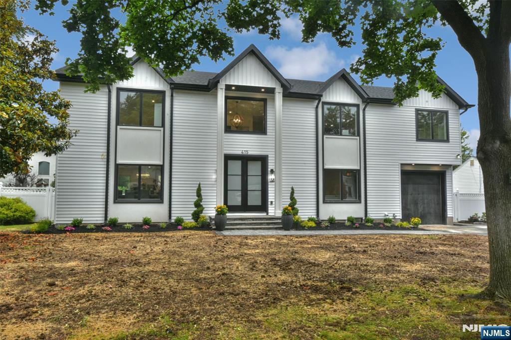 $1,875,000 Colonial