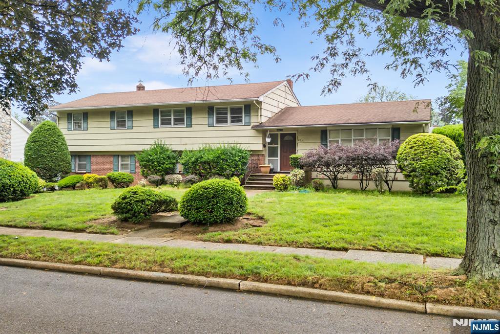 $999,000 Split Level
