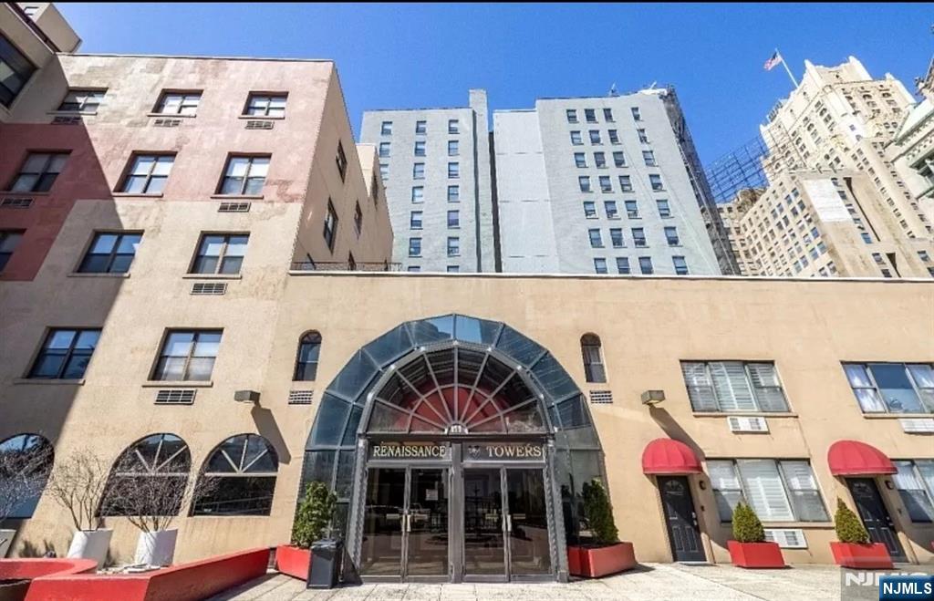 $379,900 Condo