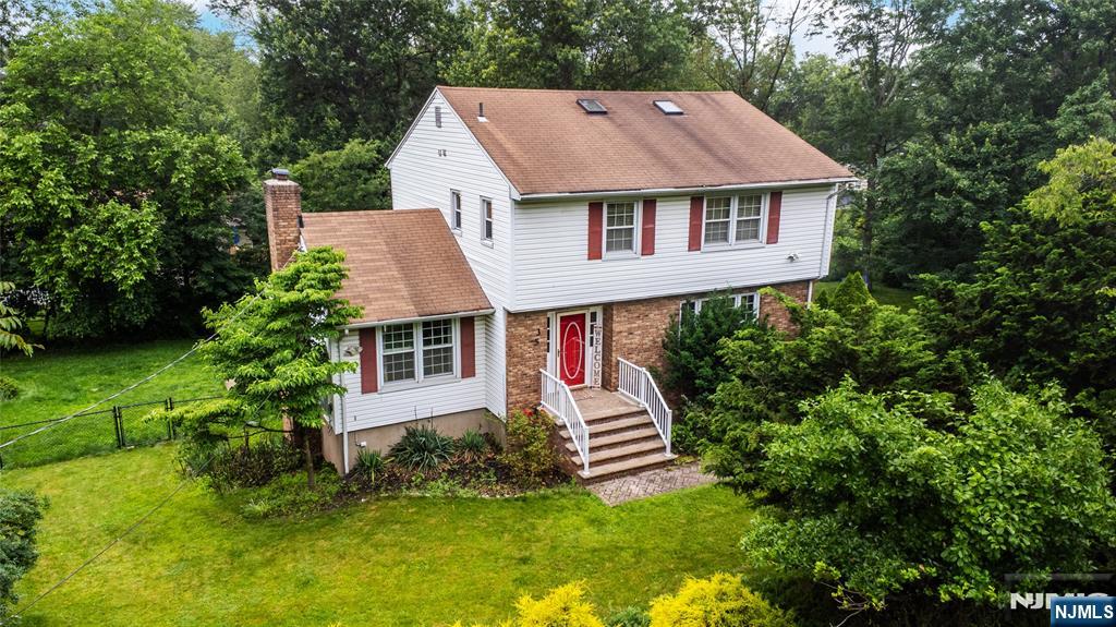 $725,000 Colonial