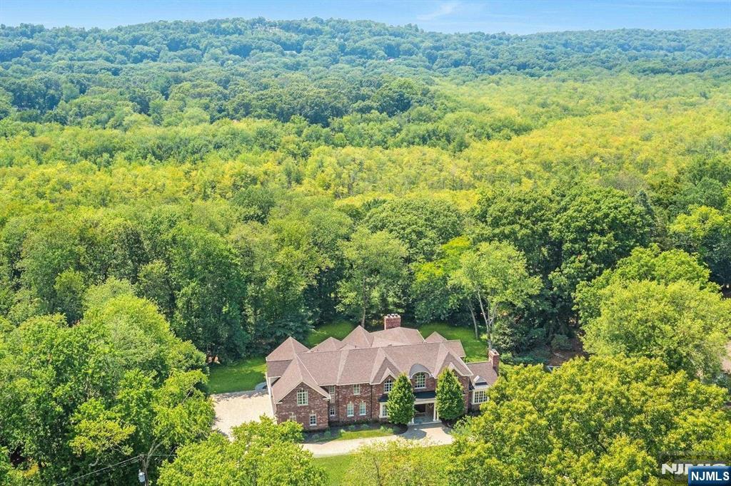 Homes for sale in Franklin Lakes, NJ | 356 Indian Trail Dr, Franklin Lakes, NJ 07417 | MLS# 25020969