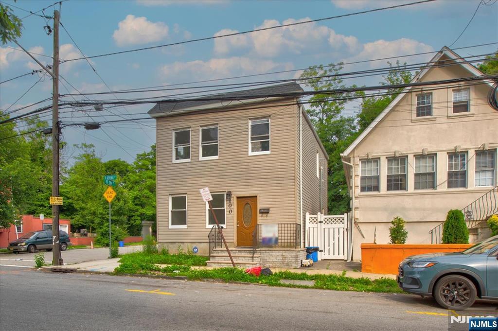$449,000 Colonial