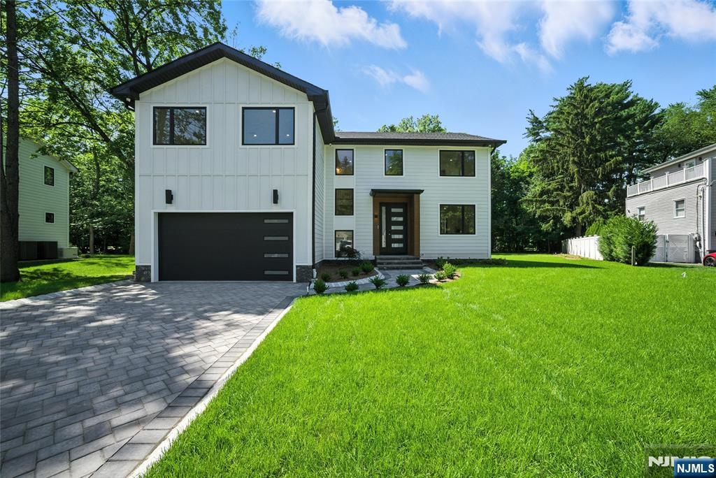 $2,450,000 Colonial