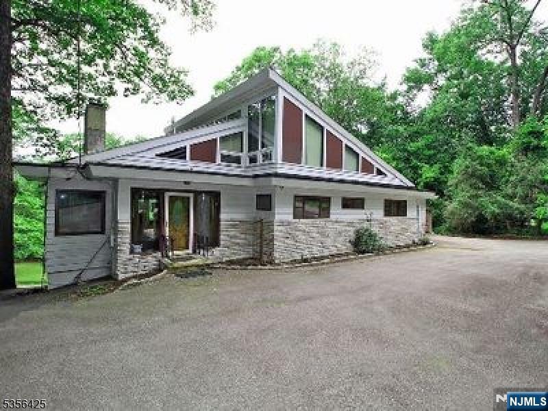 $999,999 Contemporary