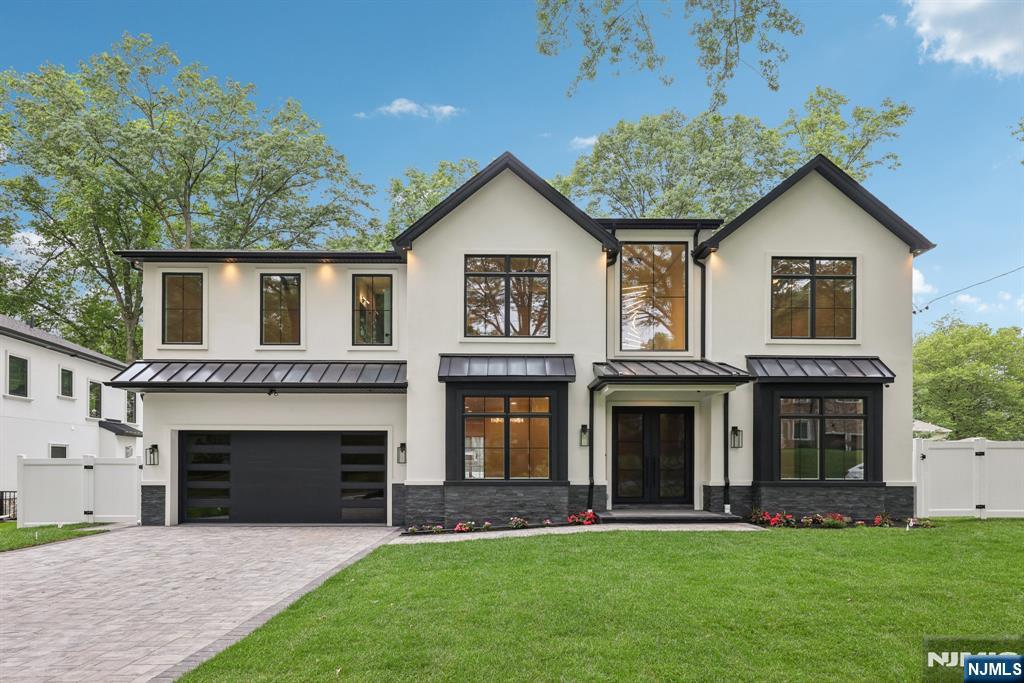 $2,299,000 Colonial