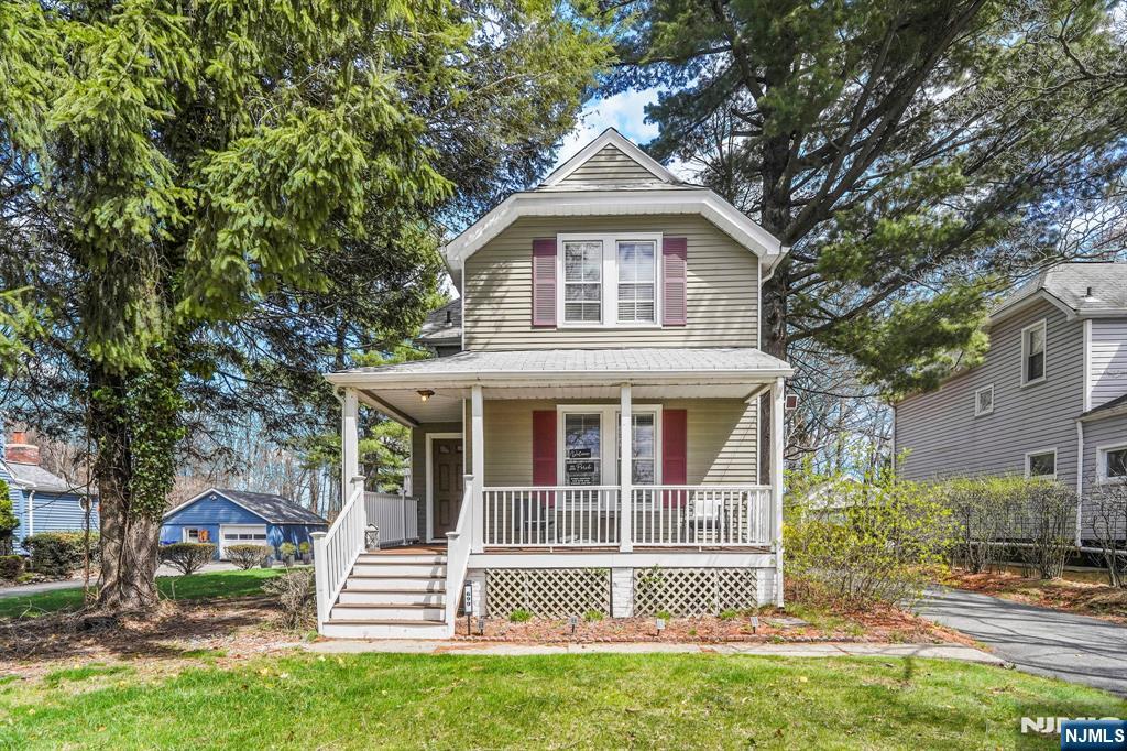 $550,000 Colonial