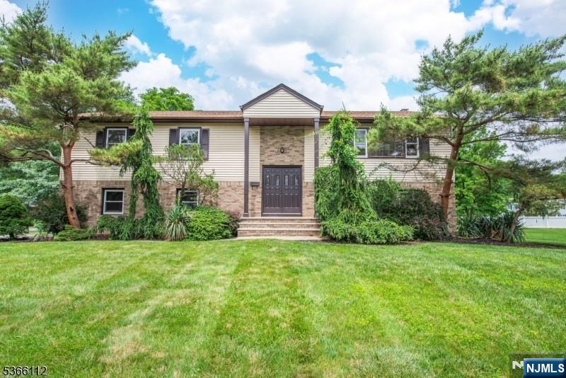 $769,900 Bi-Level