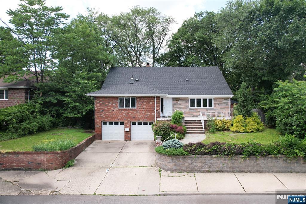 $1,490,000 Colonial