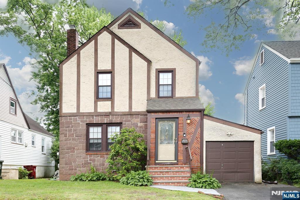 $579,000 Colonial