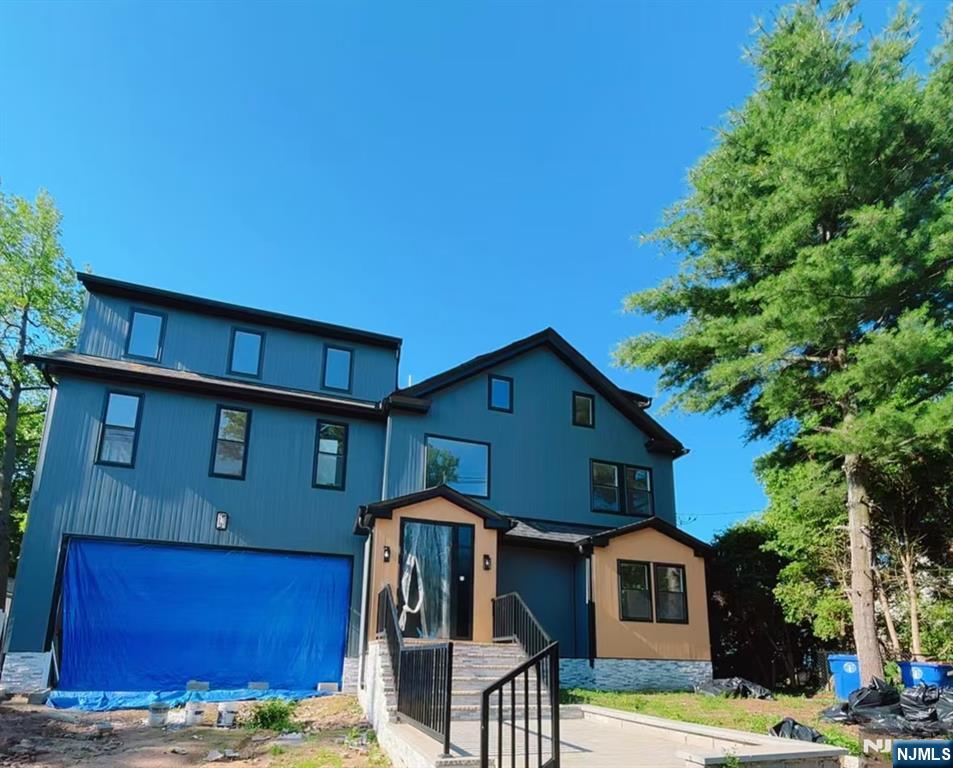$1,999,000 Colonial