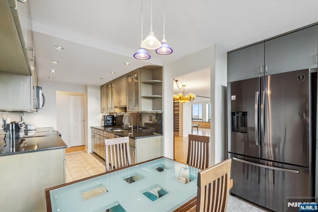 Homes for sale in Cliffside Park, NJ | 300 Winston #1822, Cliffside Park, NJ 07010 | MLS# 25021679