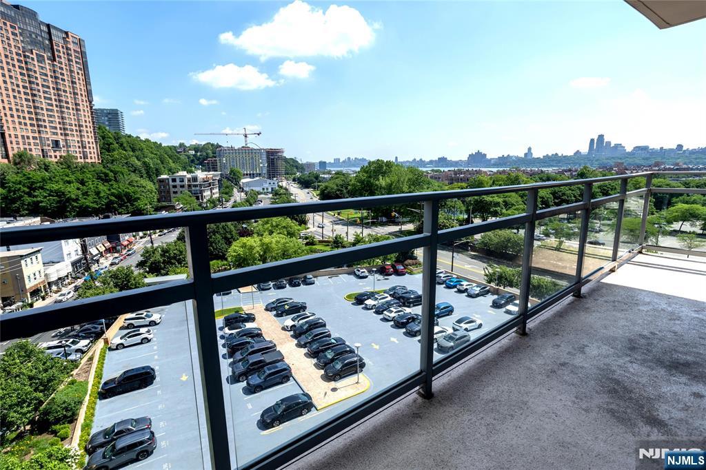 Homes for sale in Edgewater, NJ | 917 Hudson Park, Edgewater, NJ 07020 | MLS# 25021681