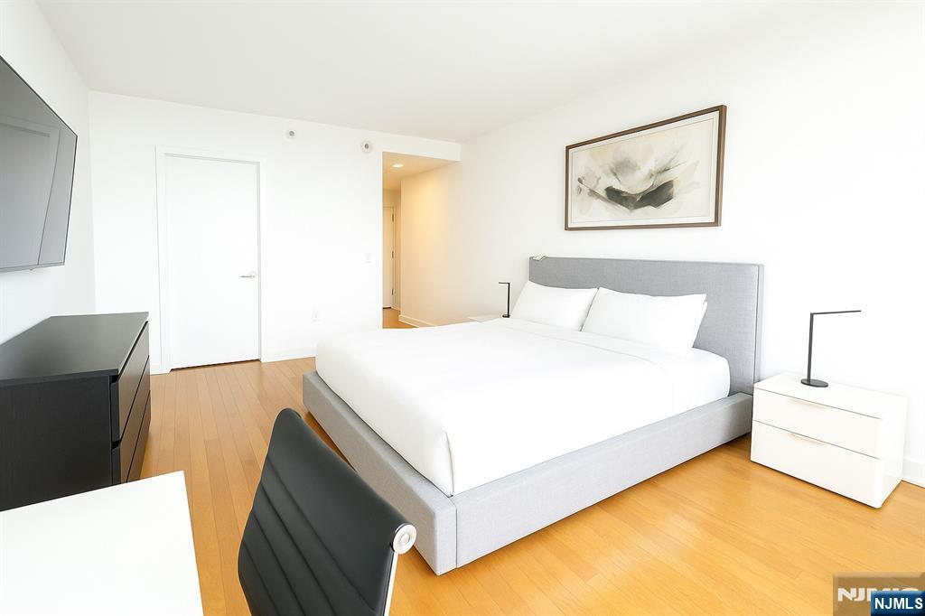 Homes for sale in Edgewater, NJ | 917 Hudson Park, Edgewater, NJ 07020 | MLS# 25021681