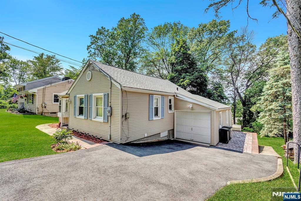 Homes for sale in Sparta, NJ | 76 Hillside Rd, Sparta, NJ 07871 | MLS# 25021729