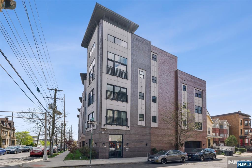 $390,000 Condo