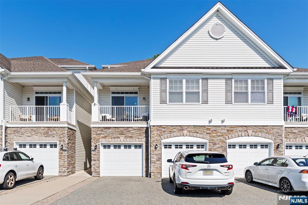 Homes for sale in Wanaque, NJ | 6 Elston Ct, Wanaque, NJ 07420 | MLS# 25021941