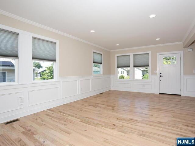 Homes for sale in Fair Lawn, NJ | 51 Pomona Ave, Fair Lawn, NJ 07410 | MLS# 25022007