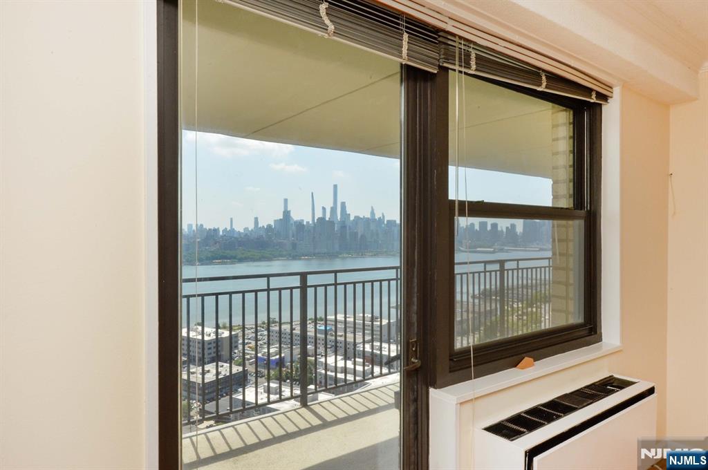 Homes for sale in North Bergen, NJ | 7855 Boulevard East #19E, North Bergen, NJ 07047 | MLS# 25022154