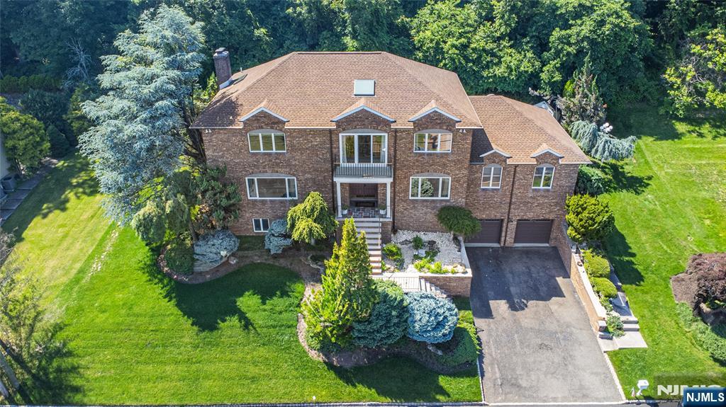 $1,242,000 Colonial