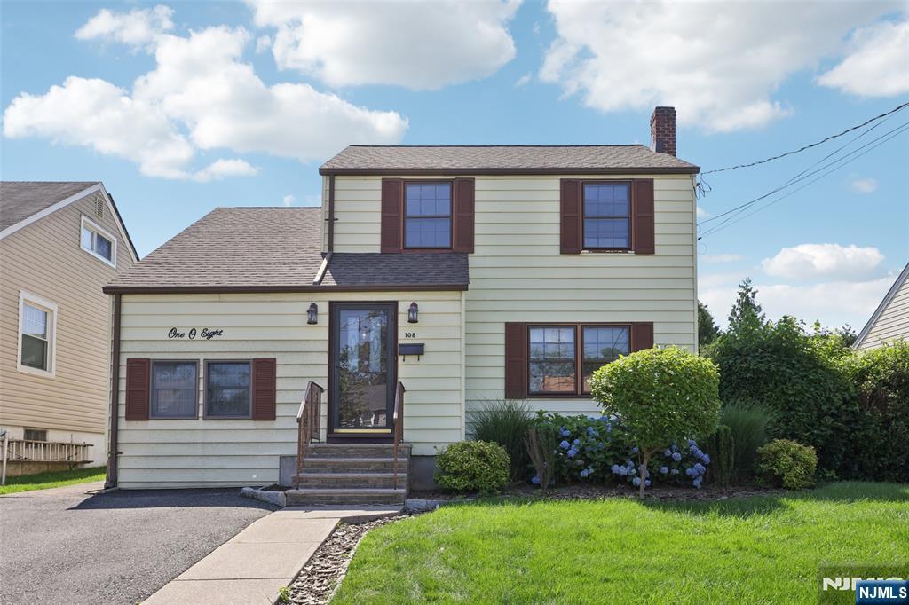 $500,000 Colonial