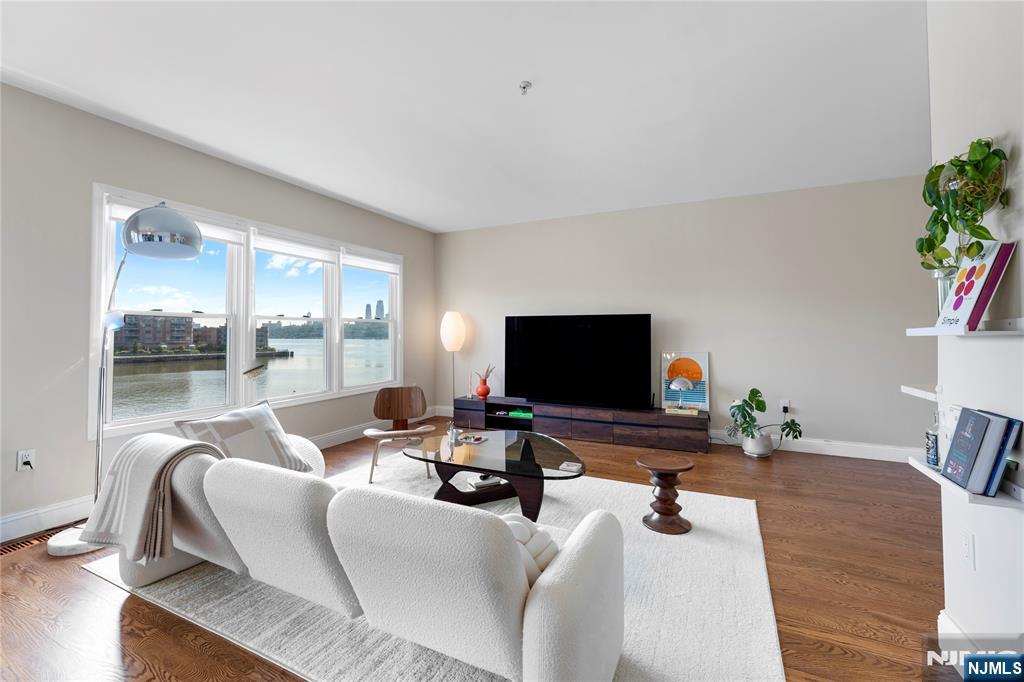 $749,000 Condo