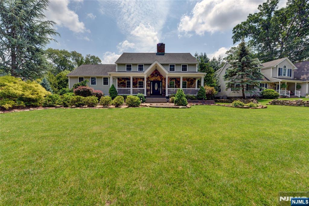 $1,199,000 Colonial