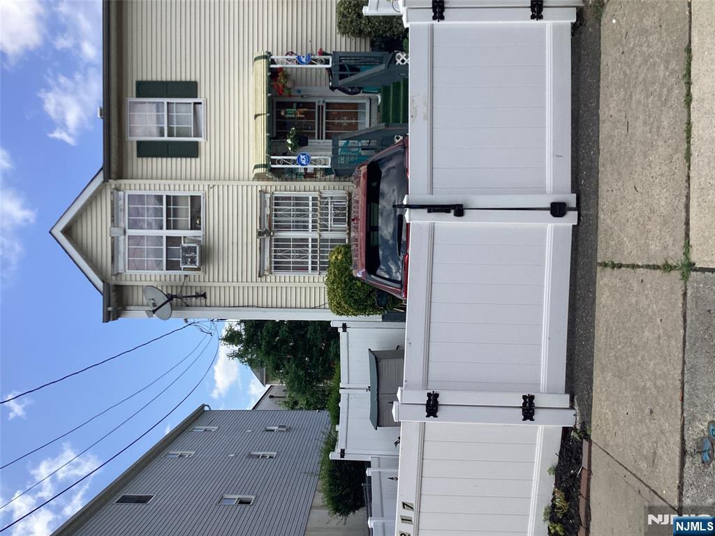 $350,000 Colonial