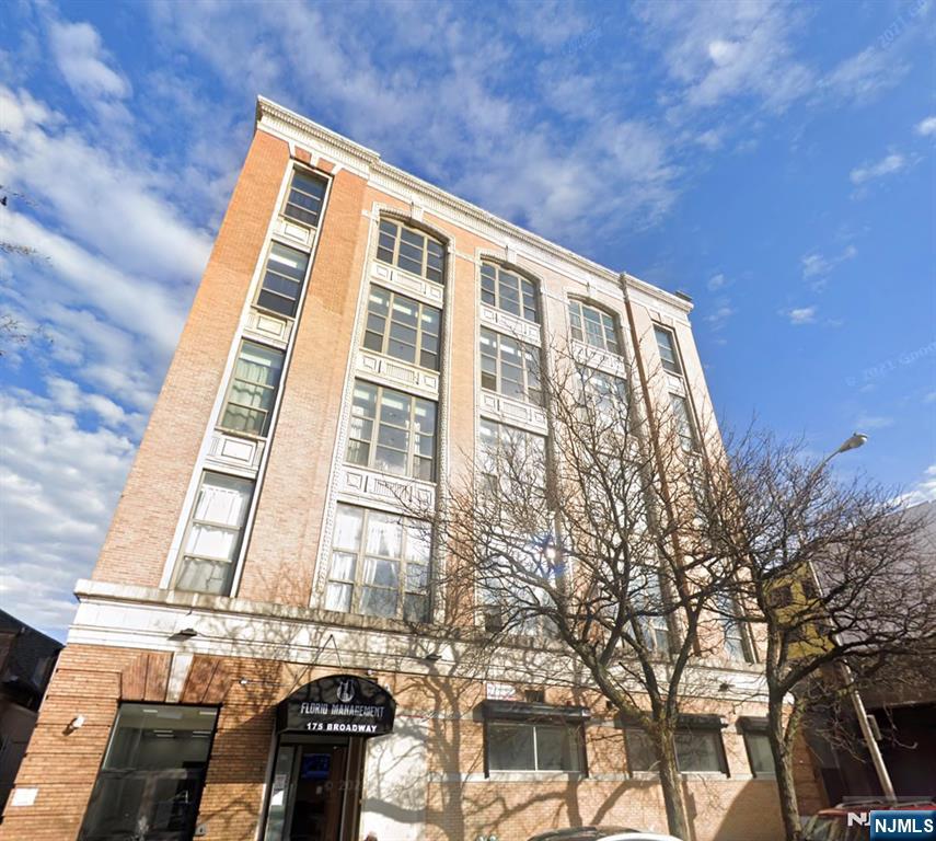 $305,000 Condo