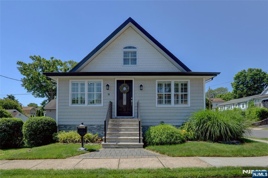 $724,900 Colonial