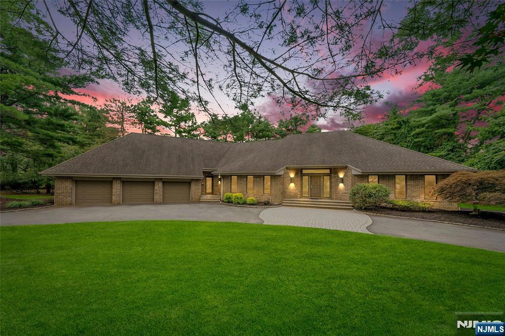 FRANKLIN LAKES Properties