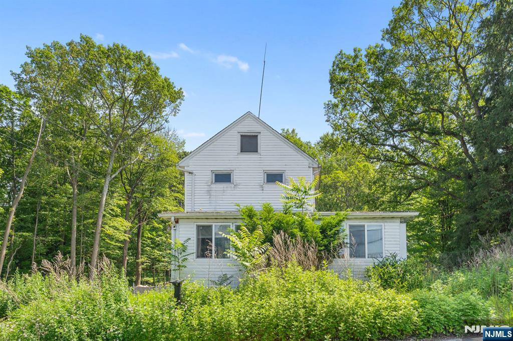 Homes for sale in Mount Olive Township, NJ | 48 Old Budd Lake Rd, Mount Olive Township, NJ 07828 | MLS# 25022400