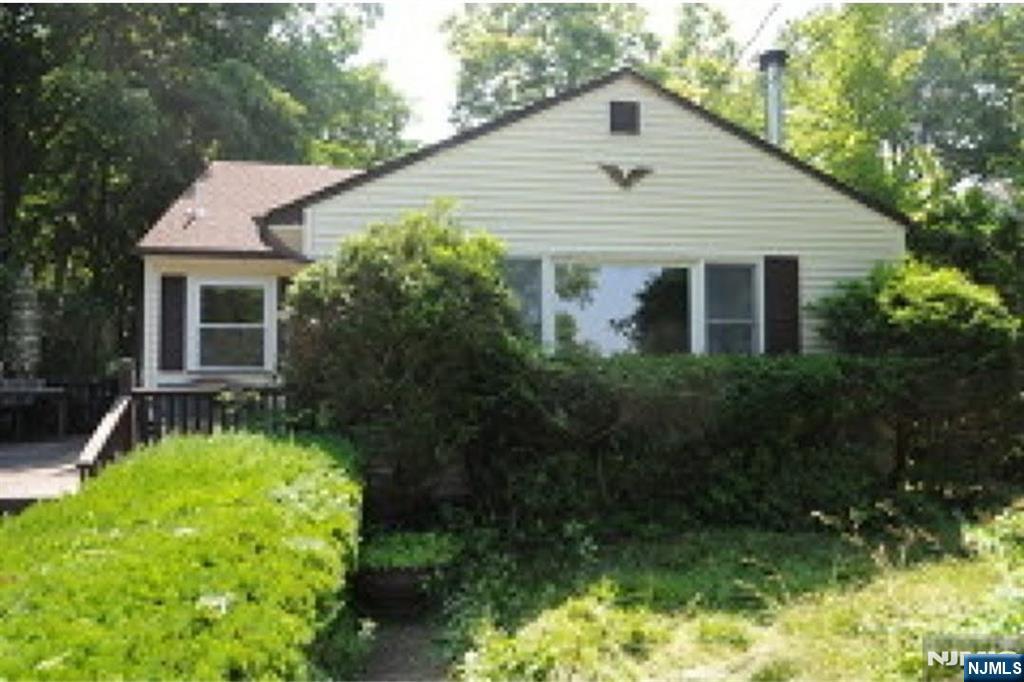 Homes for sale in Roxbury Township, NJ | 512 Colver Rd, Roxbury Township, NJ 07850 | MLS# 25022479