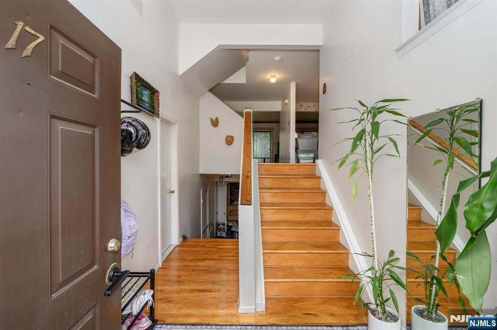 Homes for sale in Verona, NJ | 17 Louisburg Sq, Verona, NJ 07044 | MLS# 25022547