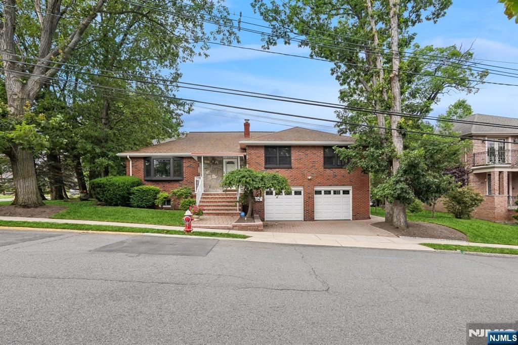 $940,000 Split Level
