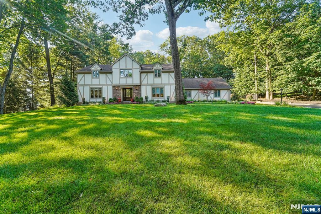 Homes for sale in Wayne, NJ | 7 Colona Rd, Wayne, NJ 07470 | MLS# 25022584