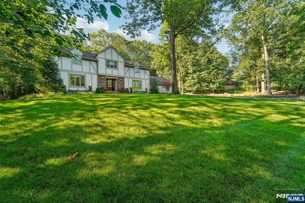 Homes for sale in Wayne, NJ | 7 Colona Rd, Wayne, NJ 07470 | MLS# 25022584