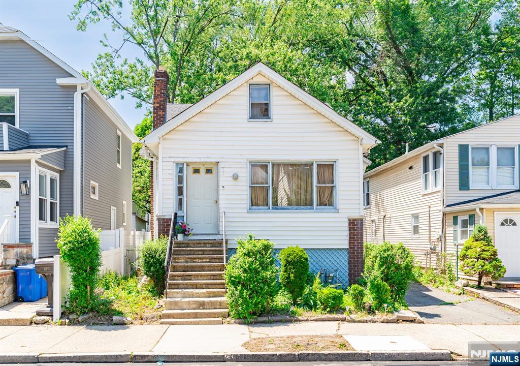 $360,000 Split Level