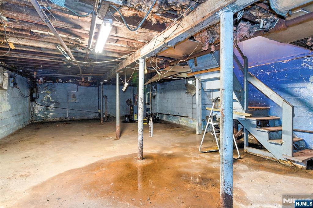 Homes for sale in Newark, NJ | 213 Kerrigan Blvd, Newark, NJ 07106 | MLS# 25022588