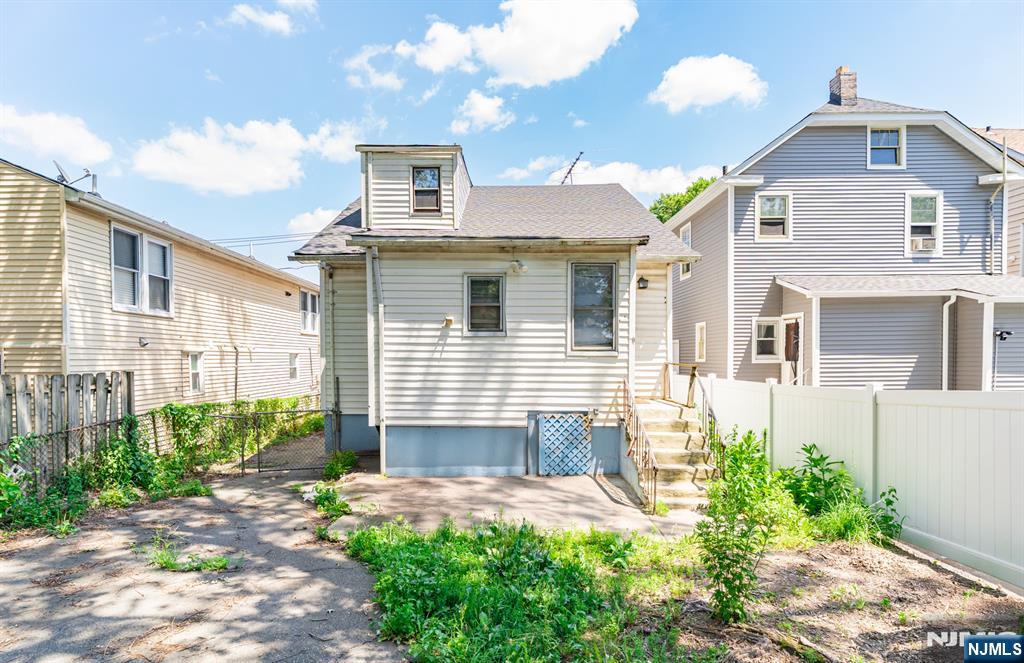 Homes for sale in Newark, NJ | 213 Kerrigan Blvd, Newark, NJ 07106 | MLS# 25022588