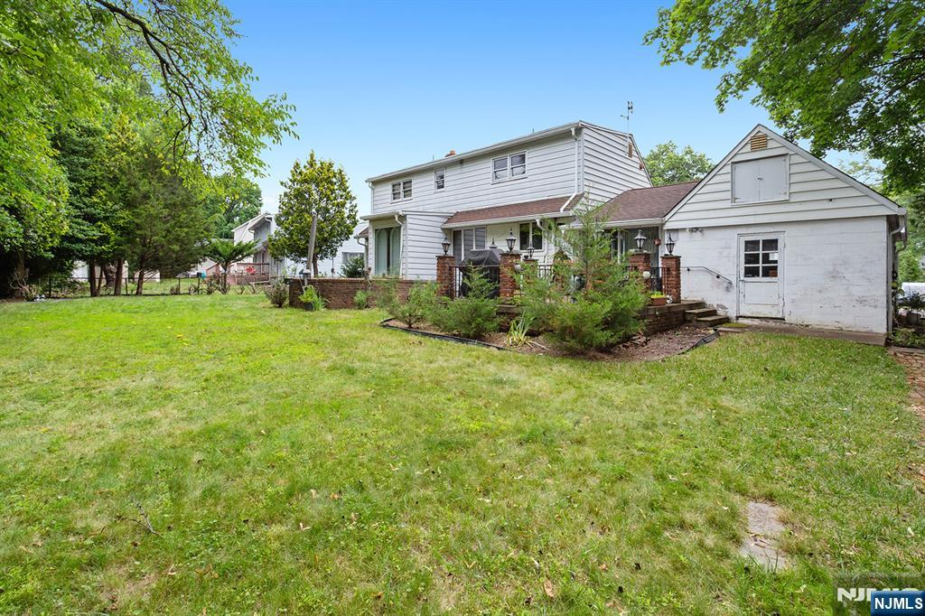 Homes for sale in Cresskill, NJ | 7 Burton Pl, Cresskill, NJ 07626 | MLS# 25022619