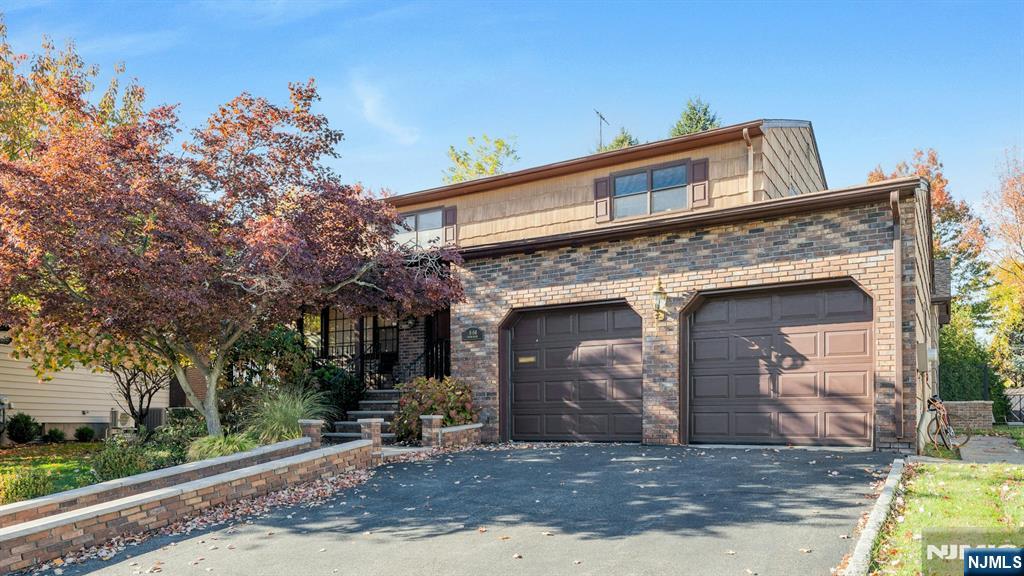 Homes for sale in Fair Lawn, NJ | 8 04 Susan Pl, Fair Lawn, NJ 07410 | MLS# 25022730