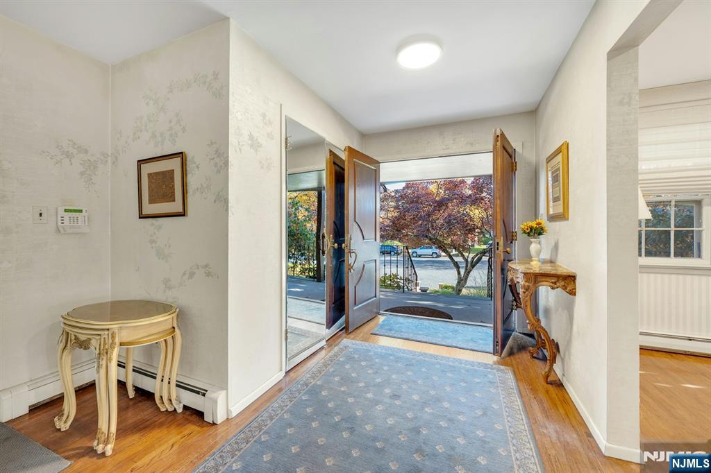 Homes for sale in Fair Lawn, NJ | 8-04 Susan Pl, Fair Lawn, NJ 07410 | MLS# 25022730